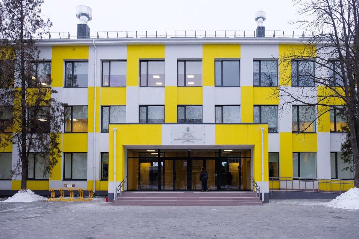 современный энергосберегающий фасад УВК 1
