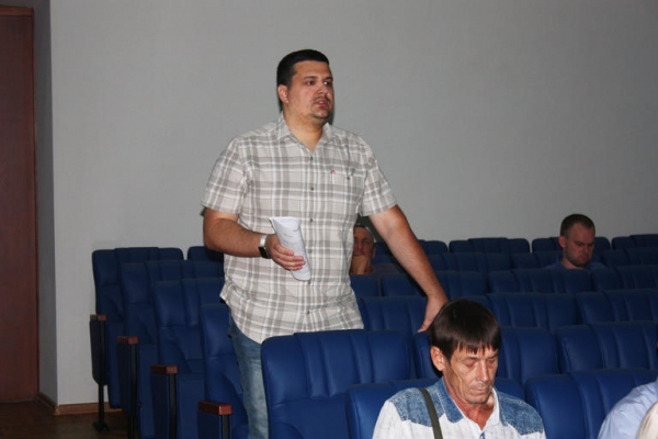 Депутату можно. Оппозиционер Новицкий годами не платит квартплату