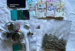 У Дніпрі ліквідовано канал збуту канабісу &mdash; підозрюються четверо чоловіків