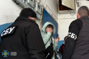 СБУ викрила російську агентку, яка під виглядом прибиральниці шпигувала в оселях українських воїнів