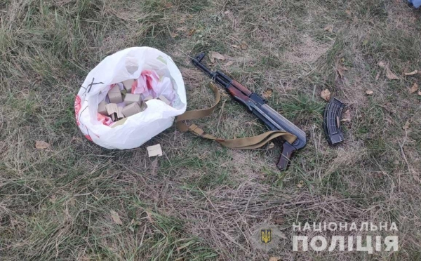 В Никопольском районе задержали водителя с автоматом Калашникова!