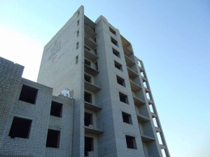 В Днепре подросток сорвался с пятого этажа заброшенного здания