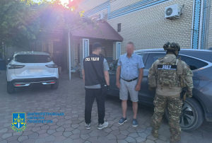 На Дніпропетровщині прокурори повідомили про підозру групі осіб, які утримували в трудовому рабстві