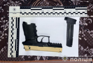 Поліцейські Нікопольщини затримали підозрюваного за вчинення хуліганських дій та погрозу вбивством