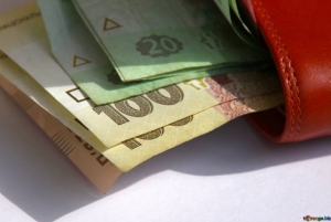 Стало известно, какие выплаты положены работникам на обсервации