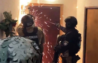 Учасники організованої злочинної групи постануть перед судом за продаж неіснуючих товарів в Інтернеті &nbsp;