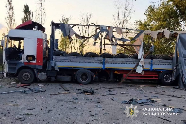 Загинув чоловік, ще п&rsquo;ятеро людей постраждали: поліція працює на місцях ворожих ударів по Дніпропетровщині