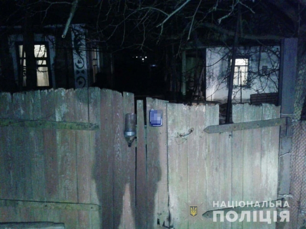 Два отморозка в медицинских масках избили и ограбили 70-летнюю покровчанку