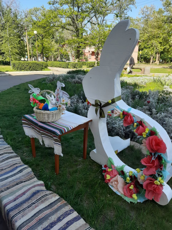ЗУСТРІЧАЮТЬ ВЕЛИКДЕНЬ ТВОРЧИМИ ІНІЦІАТИВАМИ