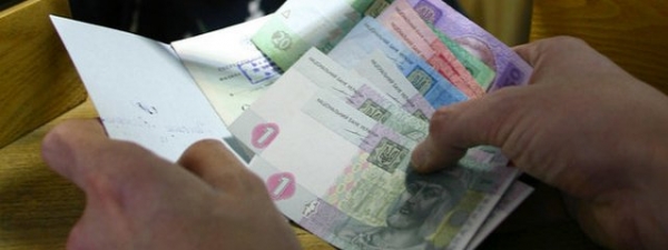Кабмин одобрил старт выплат субсидий наличкой накануне выборов