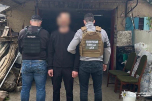 Правоохоронці Нікопольщини викрили місцевого мешканця на зберіганні зброї та боєприпасів: фігуранту повідомили про підозру