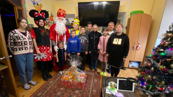 ДАРУЙМО РАДІСТЬ В ДЕНЬ СВЯТОГО МИКОЛАЯ!
