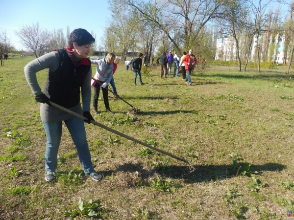 В общегородском субботнике 20-го апреля приняли участие почти 2 тысячи покровчан