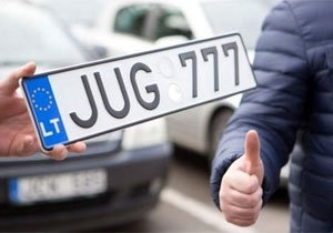В Украине приняли первый закон о растаможке автомобилей на еврономерах